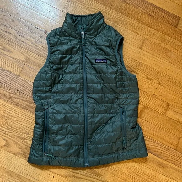 Patagonia Women's Nano Puff Vest Size Small in Green NEW - Picture 3 of 8